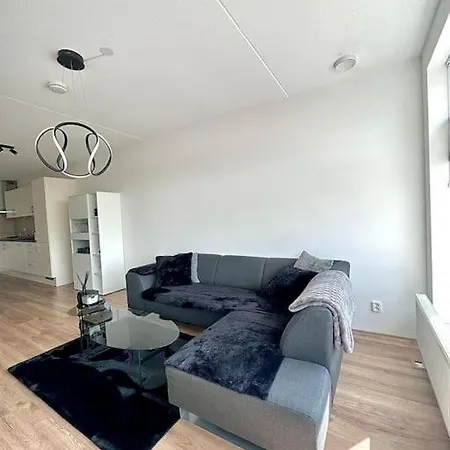 Happy 2p Amsterdam And The