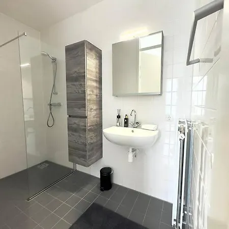 Happy 2p Amsterdam And The * Heerhugowaard