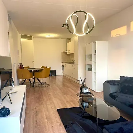 Happy 2p Amsterdam And The Heerhugowaard