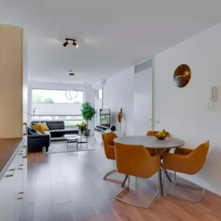 Happy 2p Amsterdam And The Hotel *