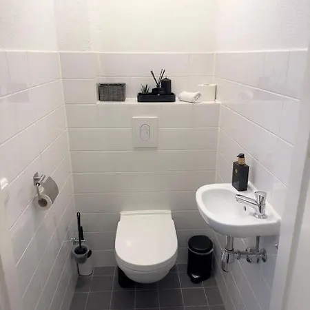 Happy 2p Amsterdam And The Hotel *