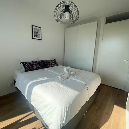 Happy 2p Amsterdam And The Hotel Heerhugowaard